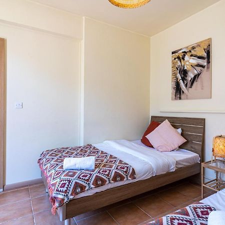 Celine'S 2 Bedrooms Apartment In Larnaca Center Exteriér fotografie