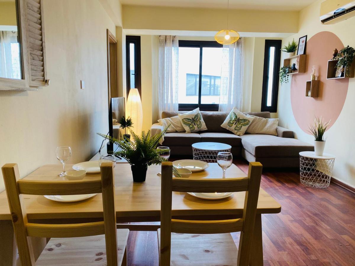 Celine'S 2 Bedrooms Apartment In Larnaca Center Exteriér fotografie