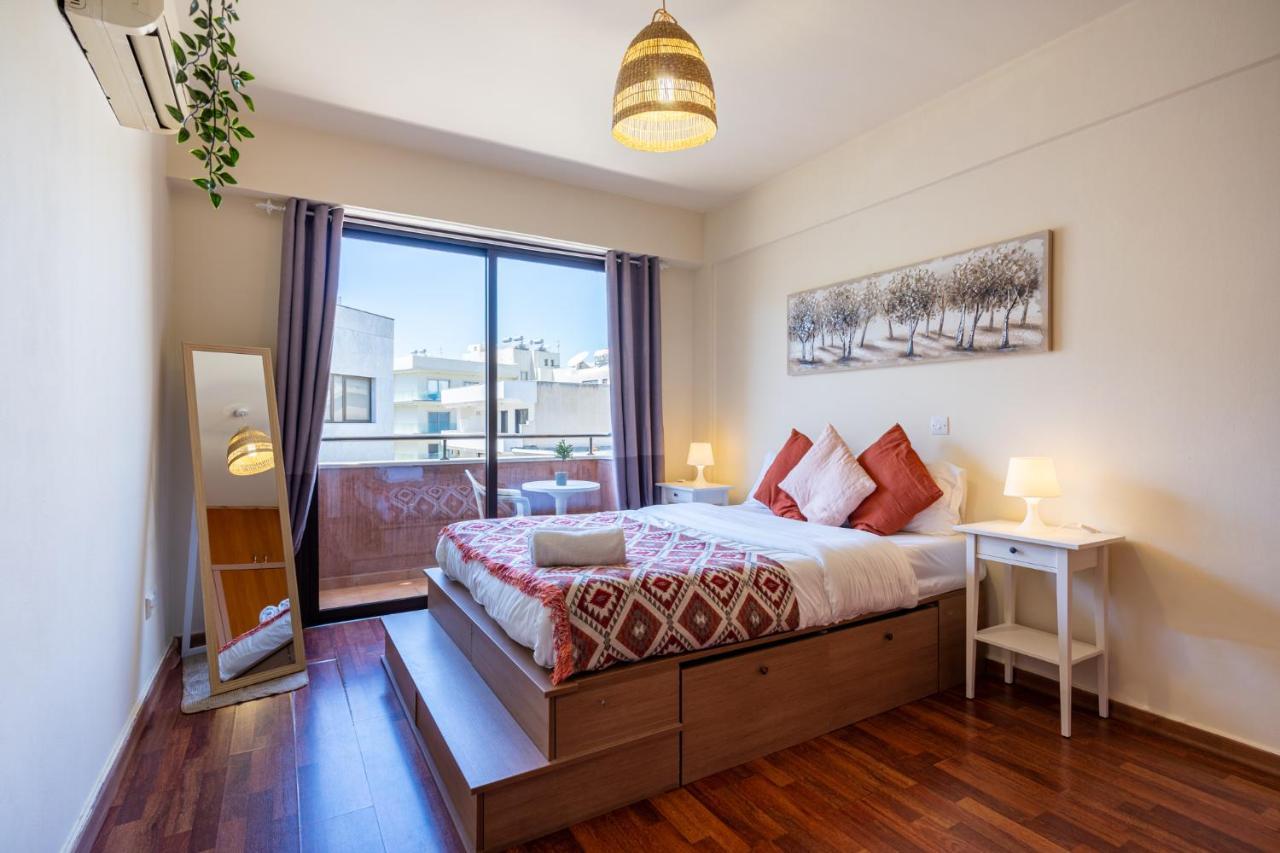 Celine'S 2 Bedrooms Apartment In Larnaca Center Exteriér fotografie