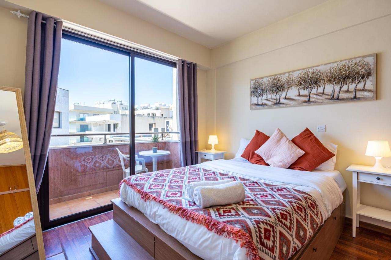 Celine'S 2 Bedrooms Apartment In Larnaca Center Exteriér fotografie