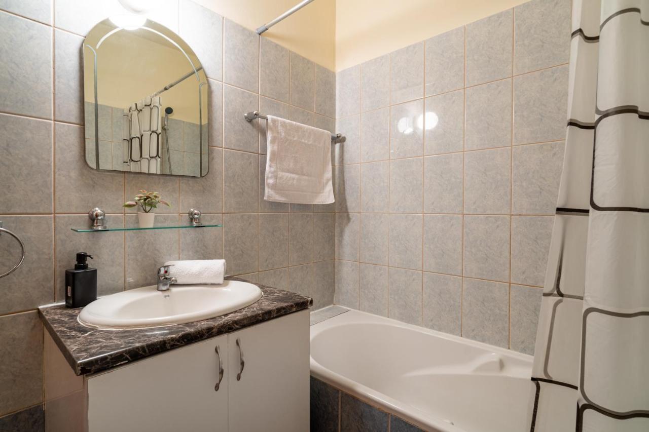 Celine'S 2 Bedrooms Apartment In Larnaca Center Exteriér fotografie