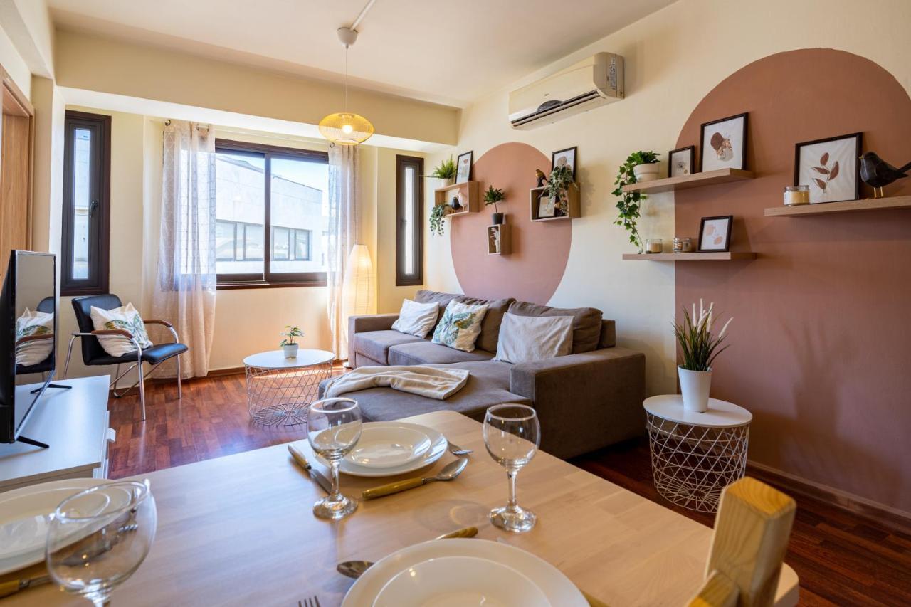 Celine'S 2 Bedrooms Apartment In Larnaca Center Exteriér fotografie