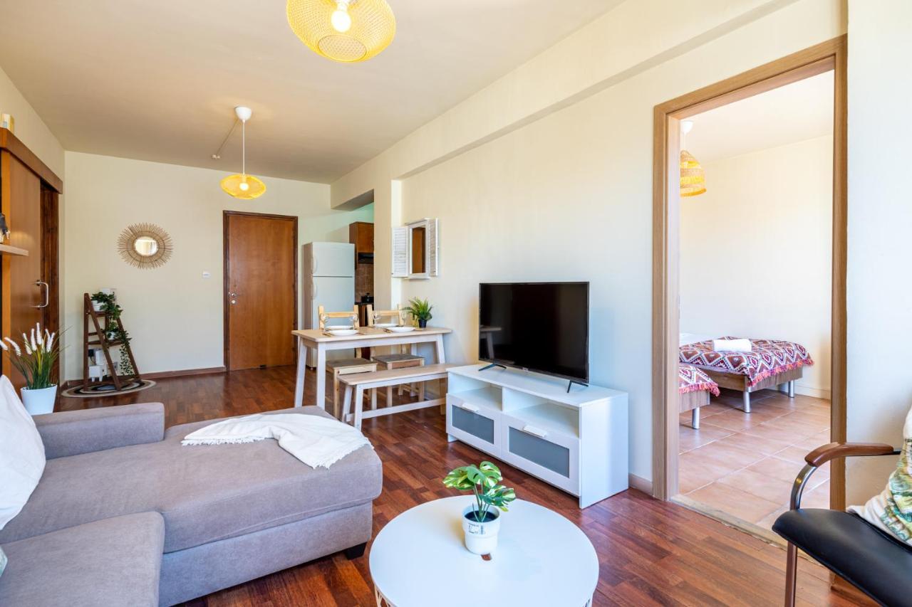 Celine'S 2 Bedrooms Apartment In Larnaca Center Exteriér fotografie