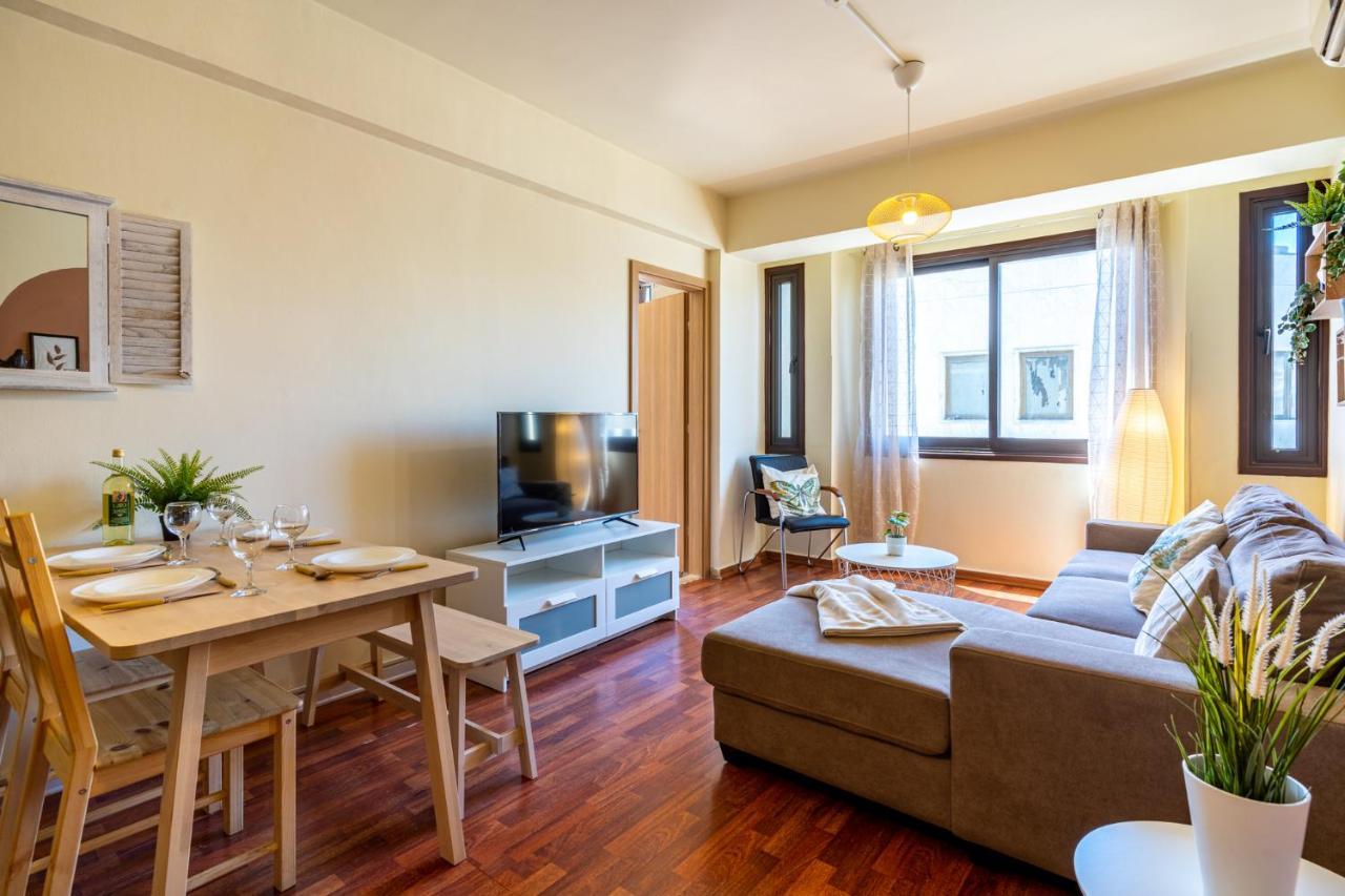 Celine'S 2 Bedrooms Apartment In Larnaca Center Exteriér fotografie